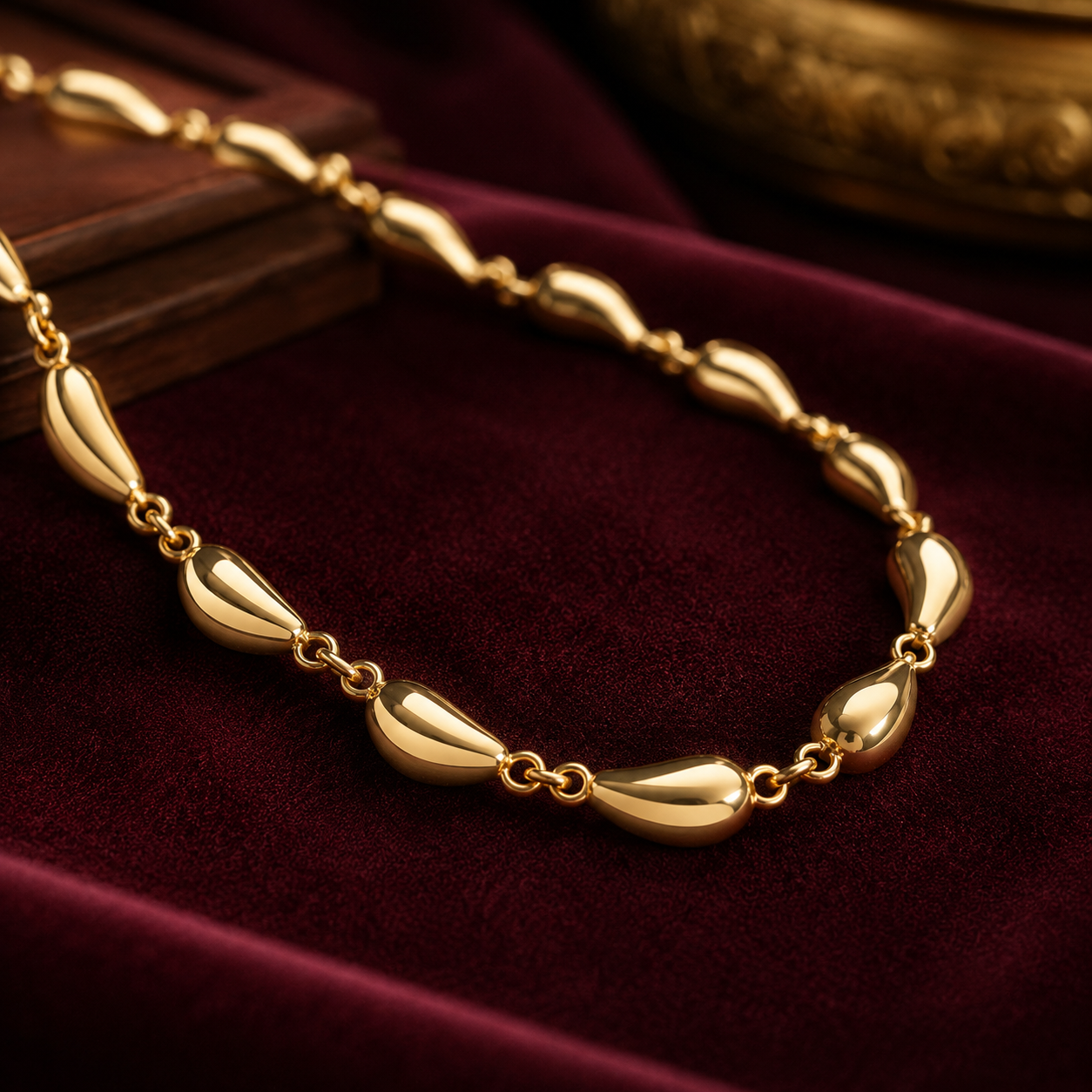 Sleek Teardrop Link Chain | Gold-Plated Contemporary Necklace