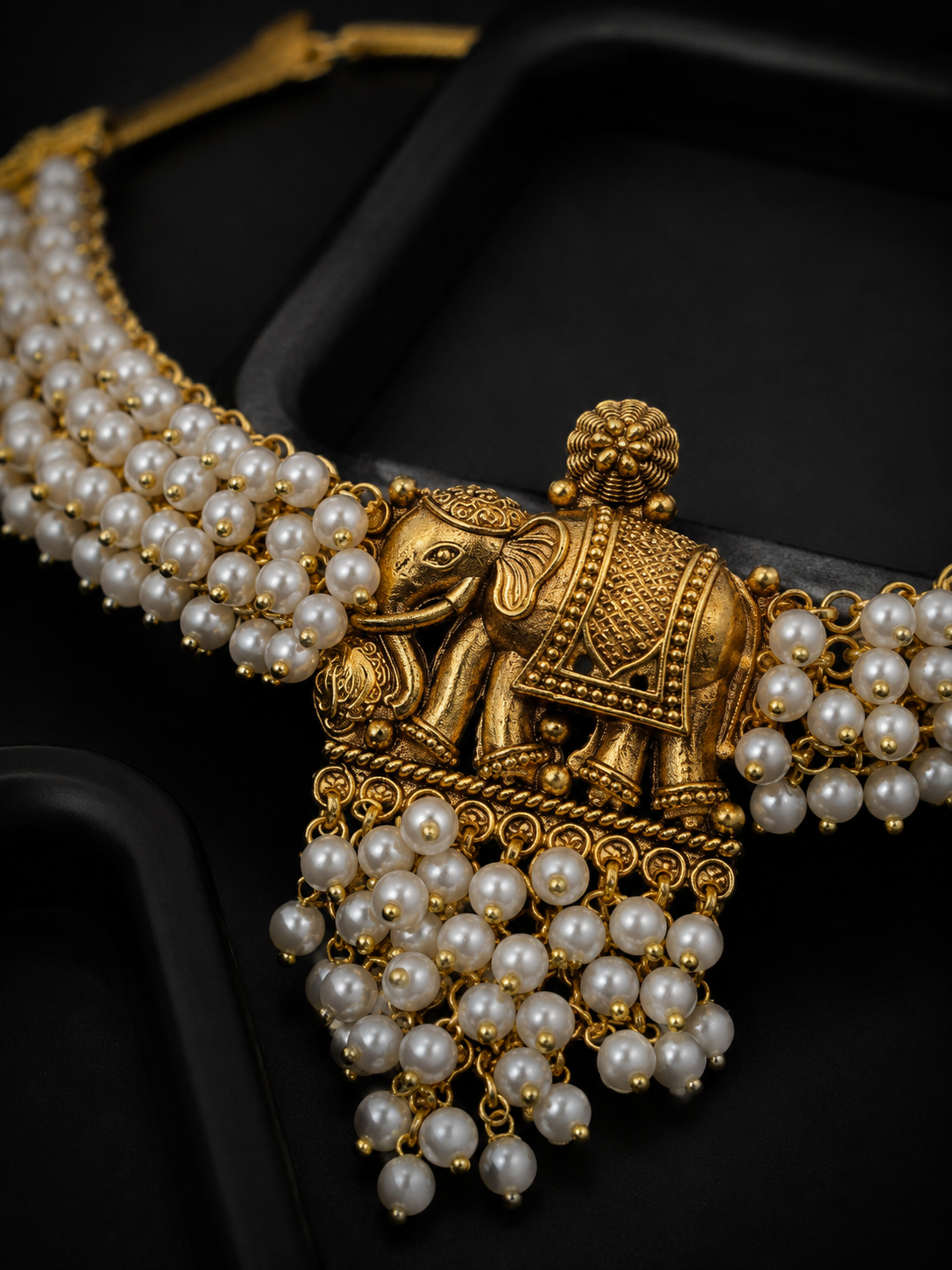 Classic Elephant Pearl Choker Necklace Set Traditional Gold-Plated Temple Jewelry with Earrings