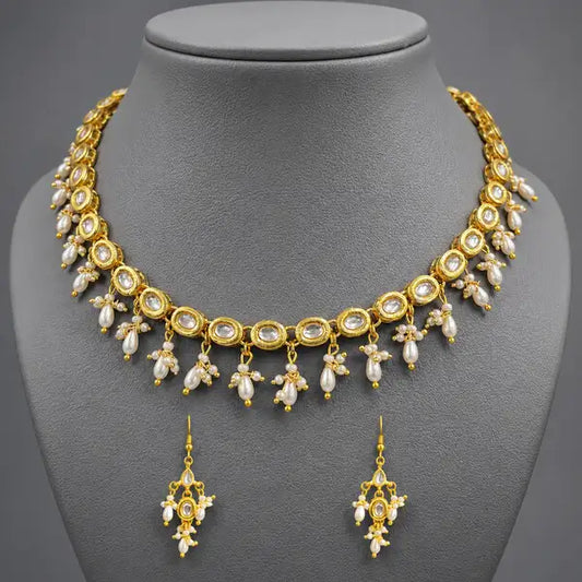Elegant Handcrafted Kundan and Pearl Necklace Set