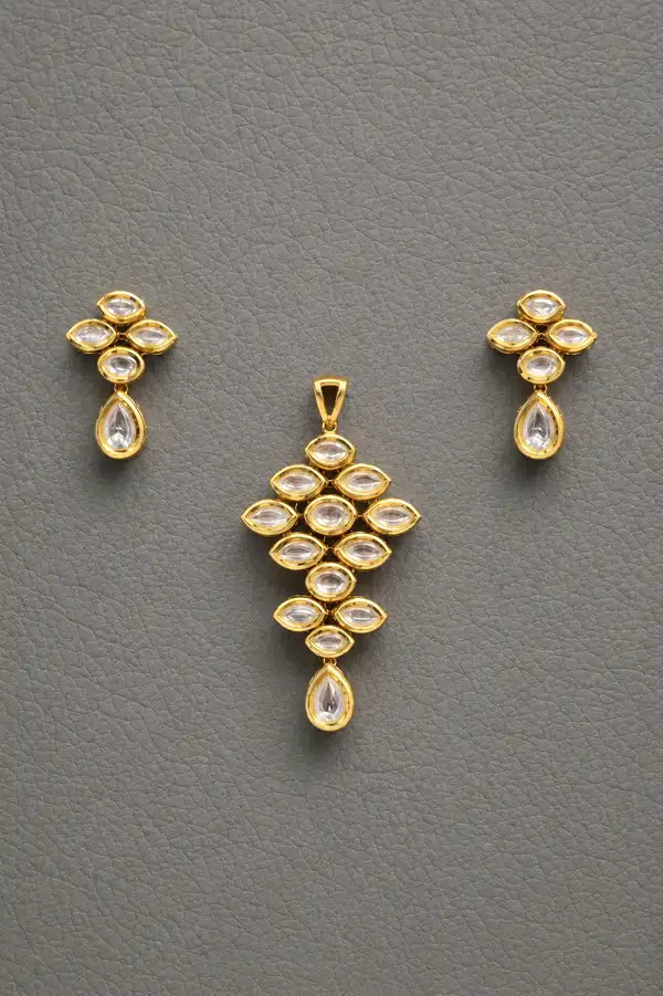 Gold Polished Handcrafted Kundan Pendant And Earrings Set Without Chain